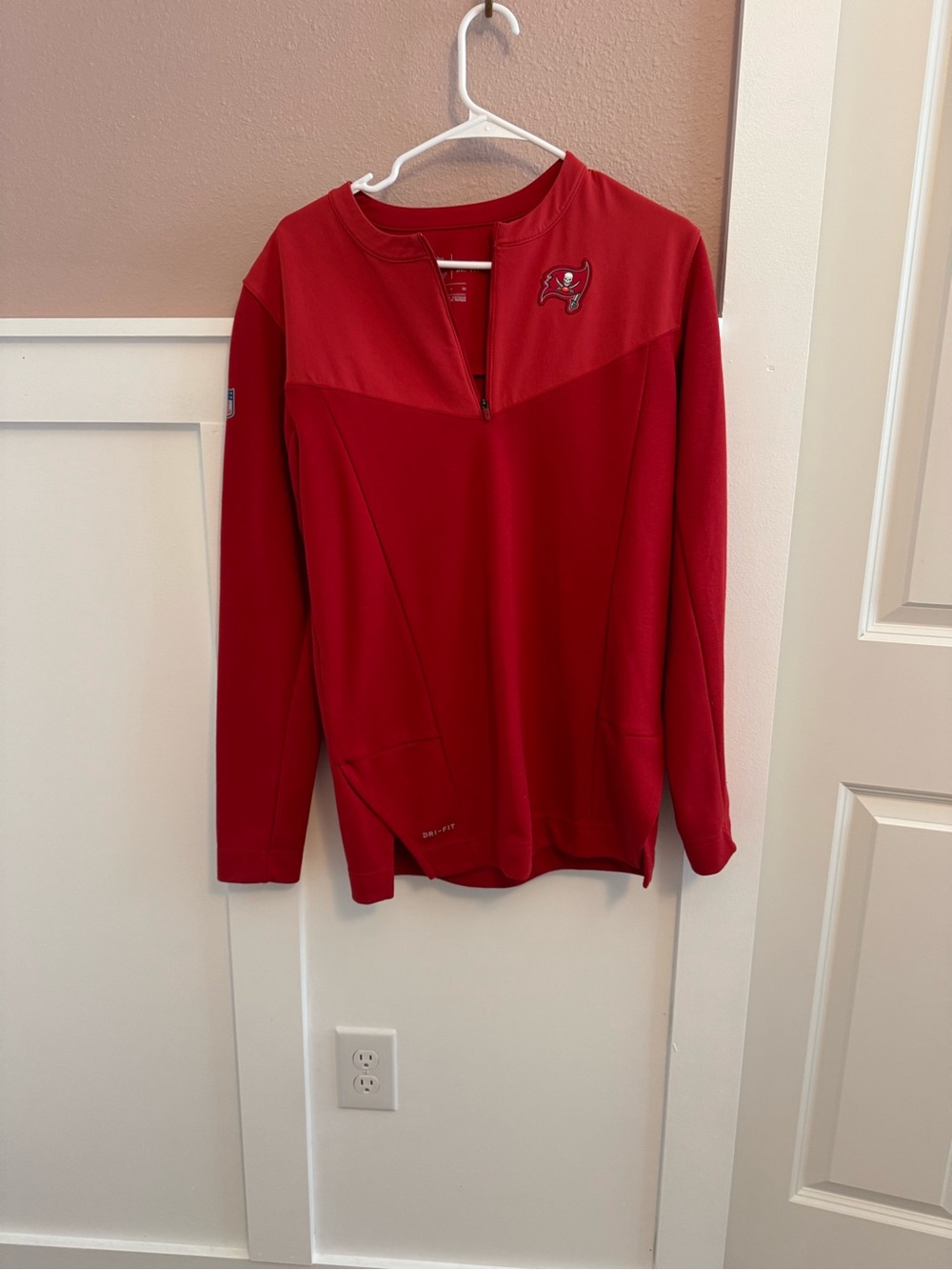 Tampa Bay Buccaneers Nike Dri-FIT On-Field Pullover